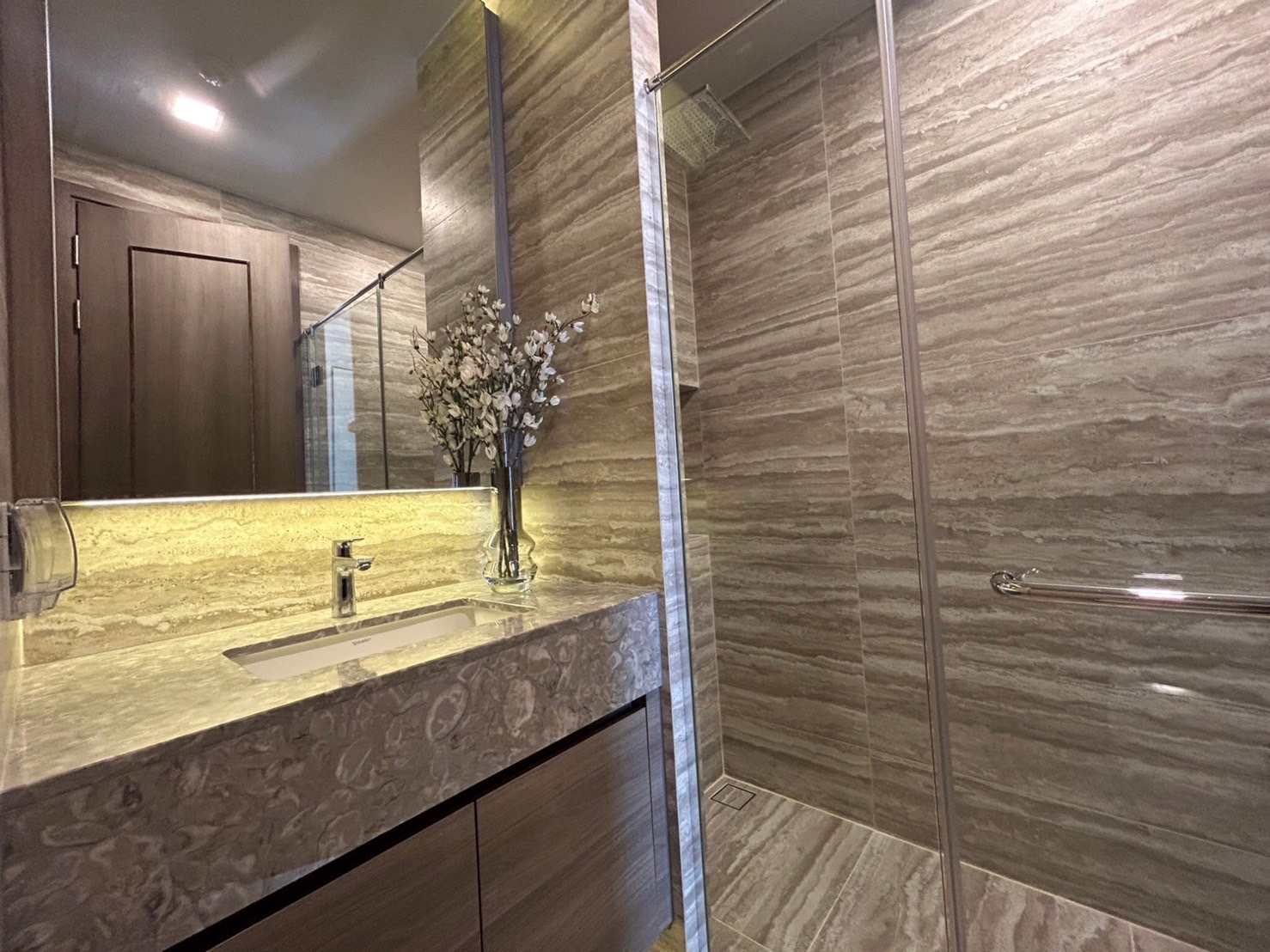 2-Bed Condo near the Park at Celes Asoke 15