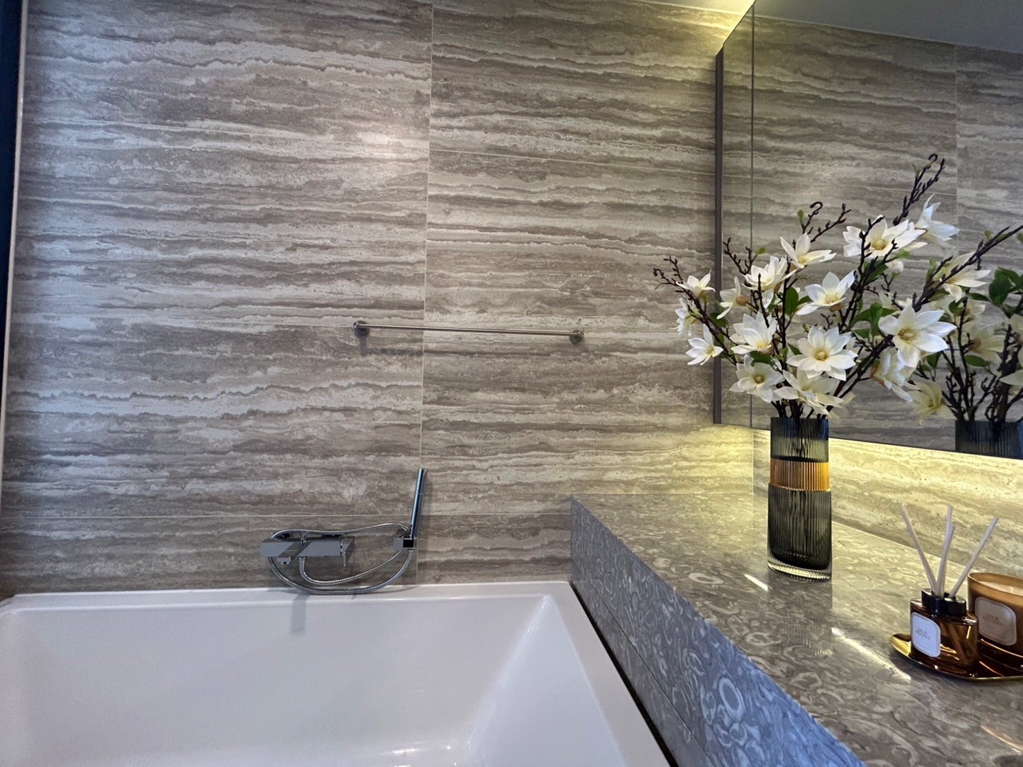 2-Bed Condo near the Park at Celes Asoke 16