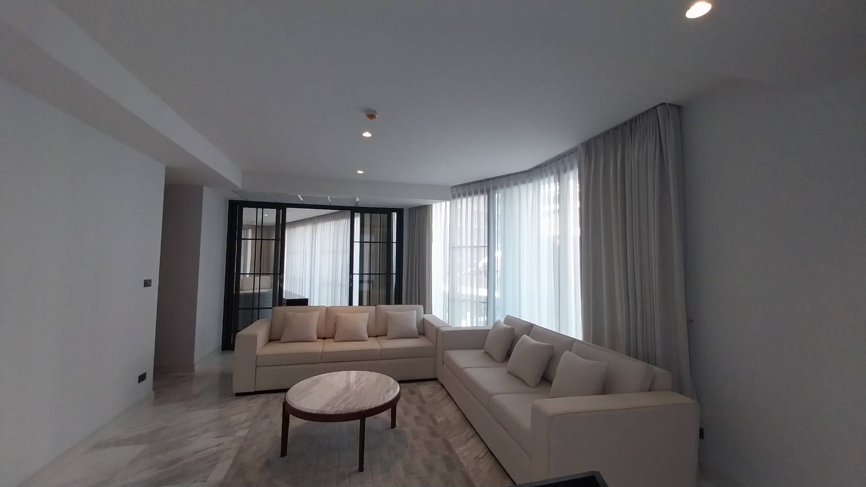 3-Bed Condo with Rooftop Pool at La Citta Delre Thonglor 16 3