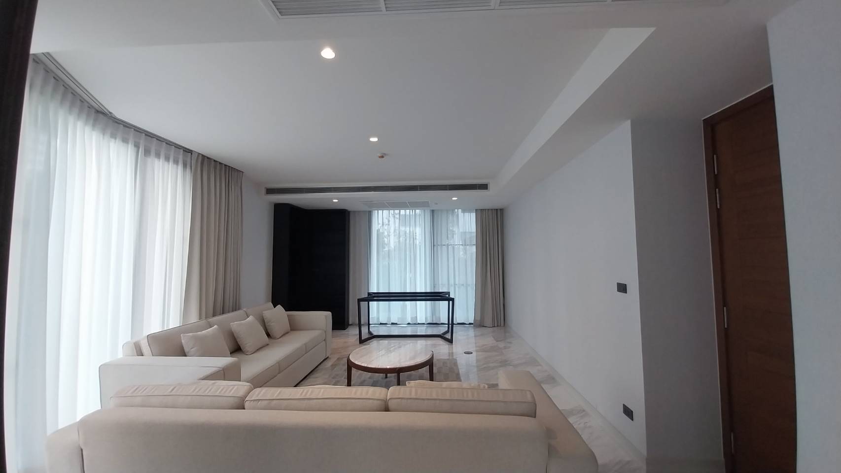 3-Bed Condo with Rooftop Pool at La Citta Delre Thonglor 16 4