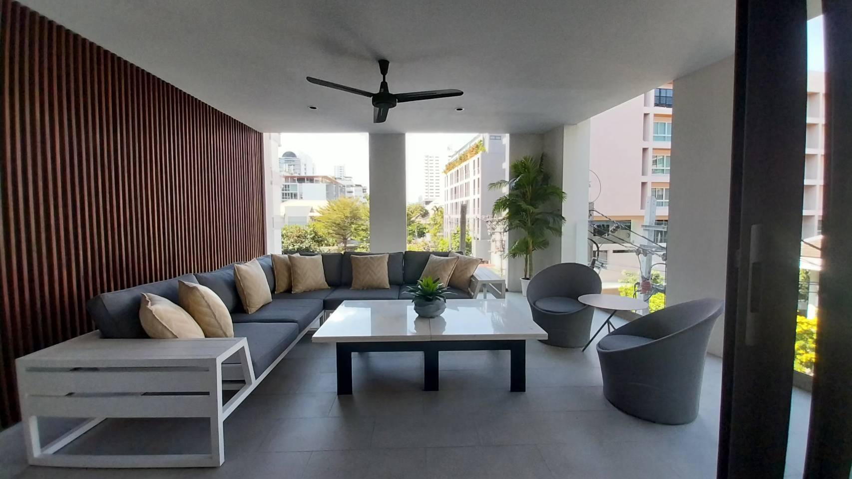 3-Bed Condo with Rooftop Pool at La Citta Delre Thonglor 16 6