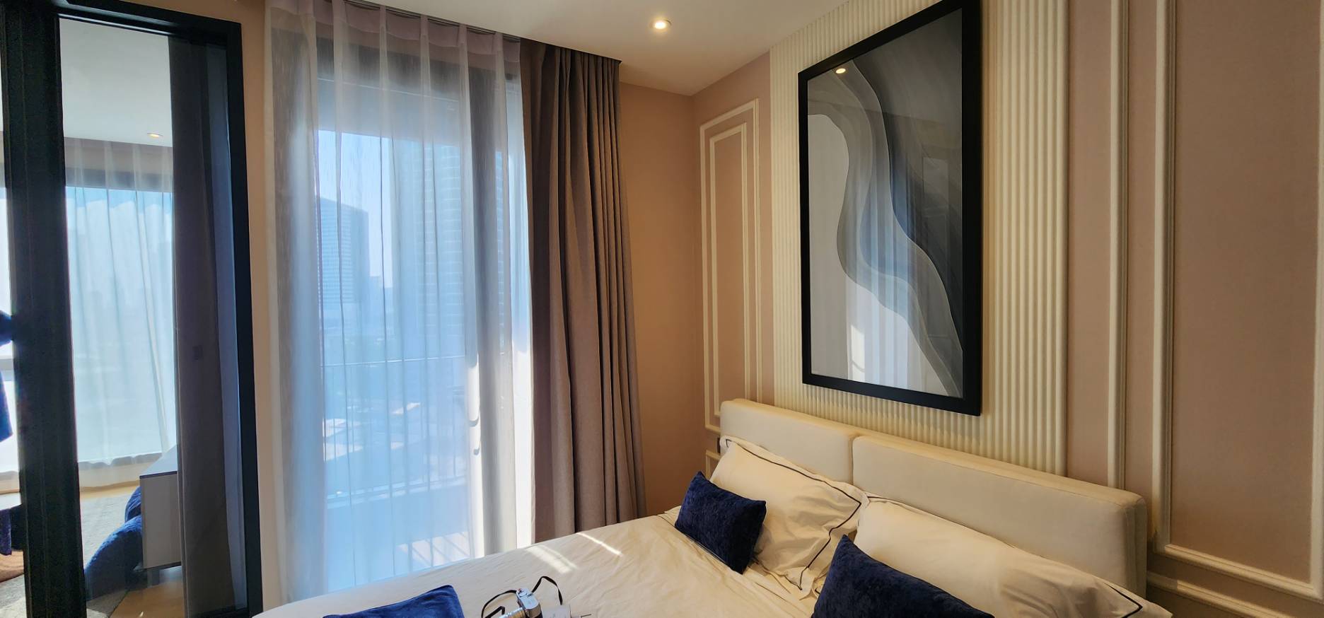1-Bed Condo near BTS/MRT at ASHTON Asoke - Rama 9 4
