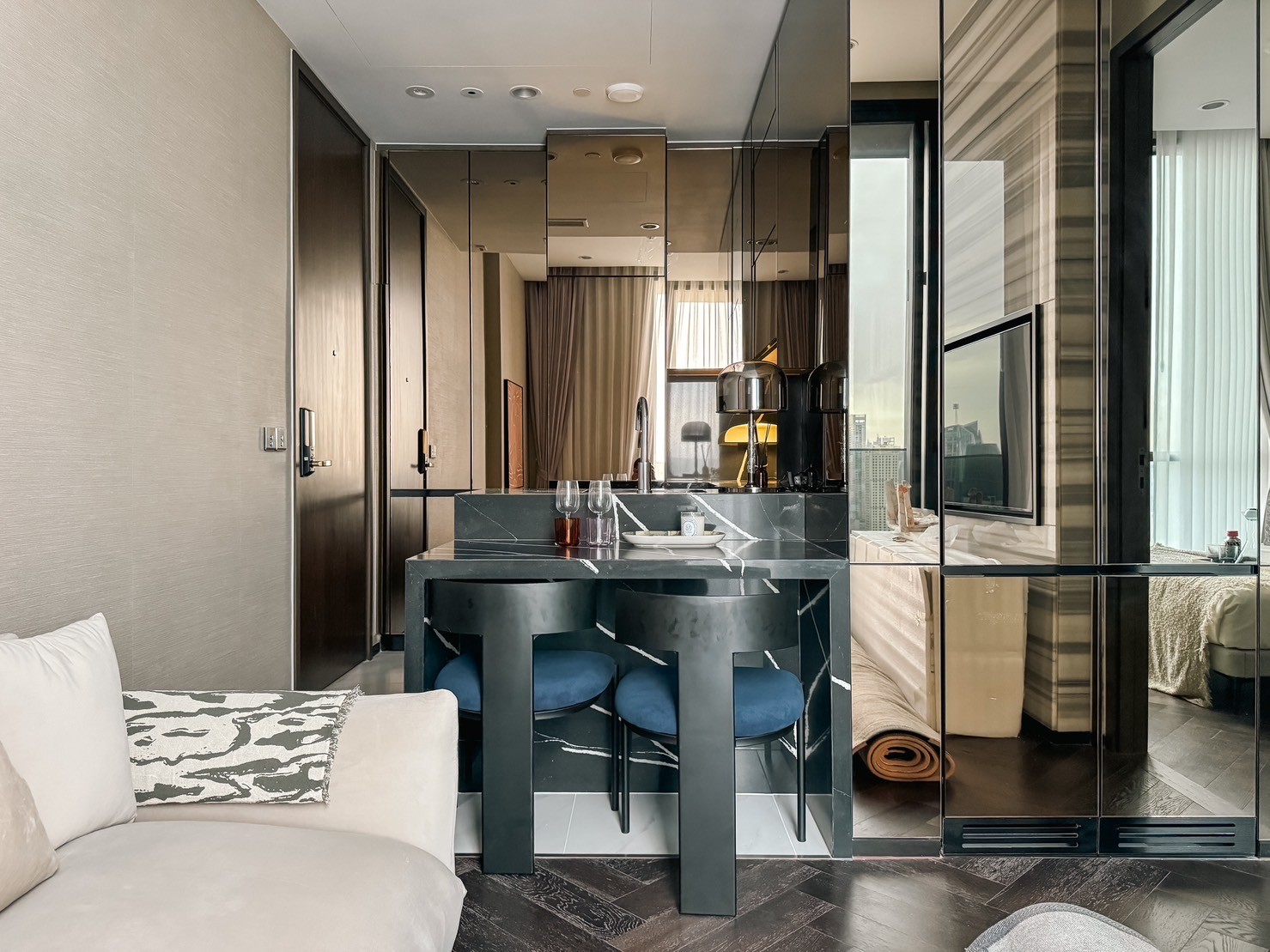 1-Bed Condo near BTS/MRT at the Esse Sukhumvit 36 6