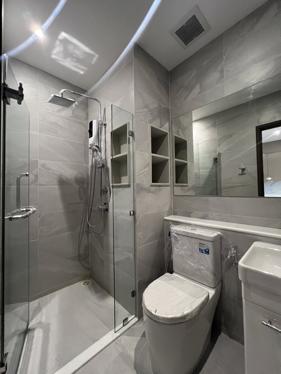 1-Bed Condo near BTS/MRT at Rhythm Ekkamai Estate 10