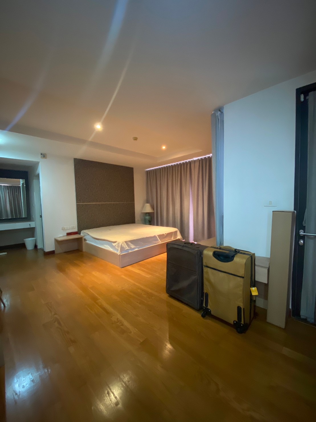 2-Bed Condo with Rooftop Pool at W 8 Thonglor 25 7