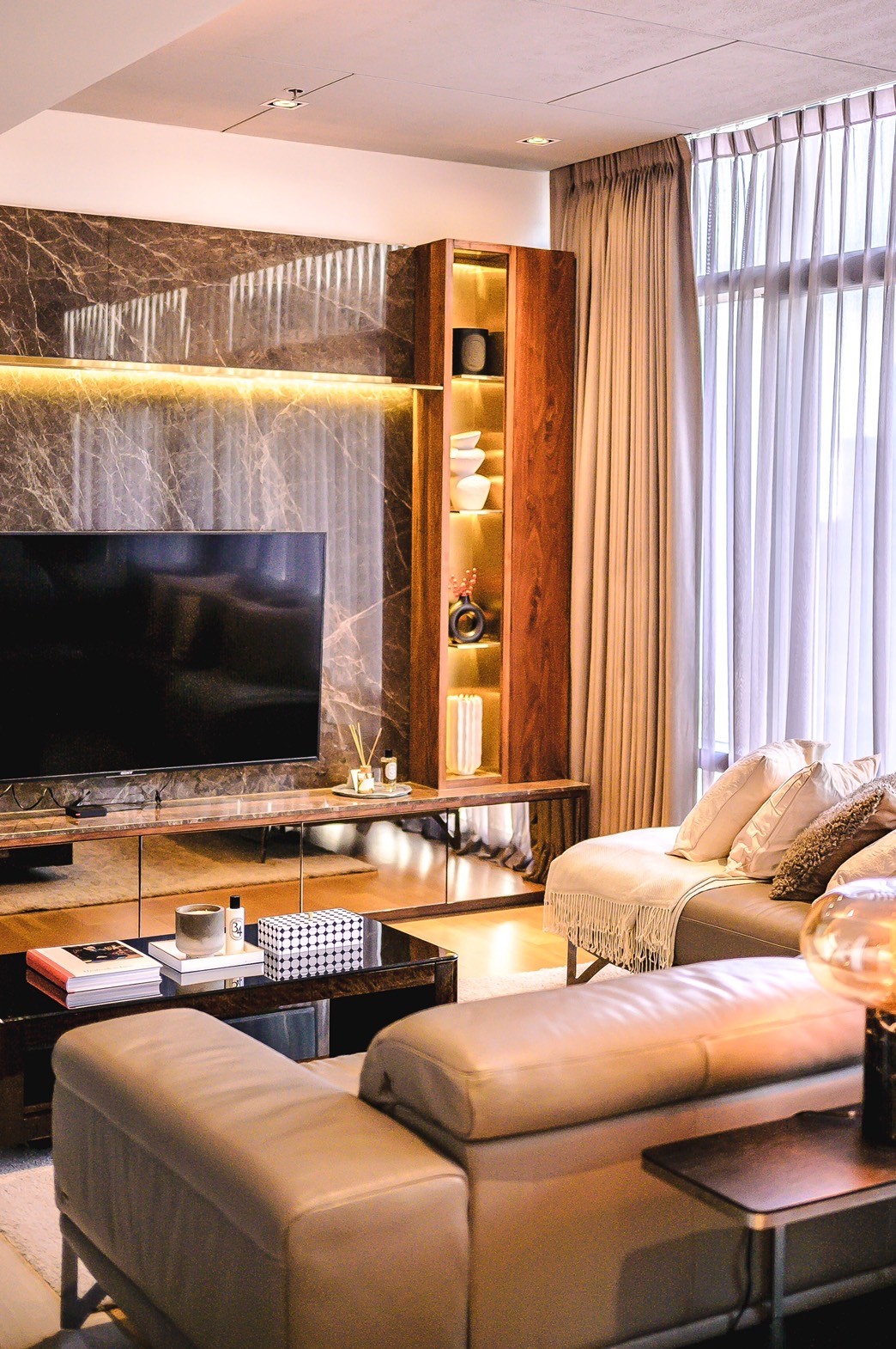 2-Bed Condo with Corner Layout at Circle Living Prototype 3