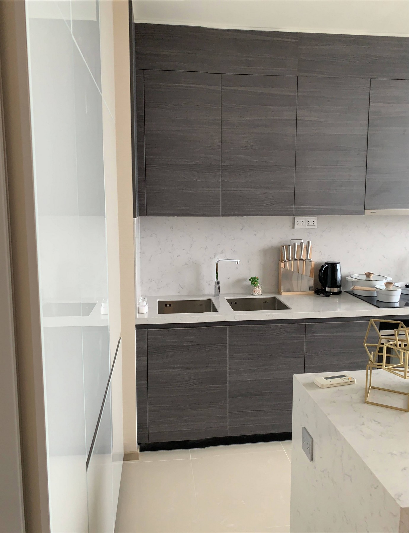 2-Bed Condo near BTS/MRT at the Esse Asoke 4