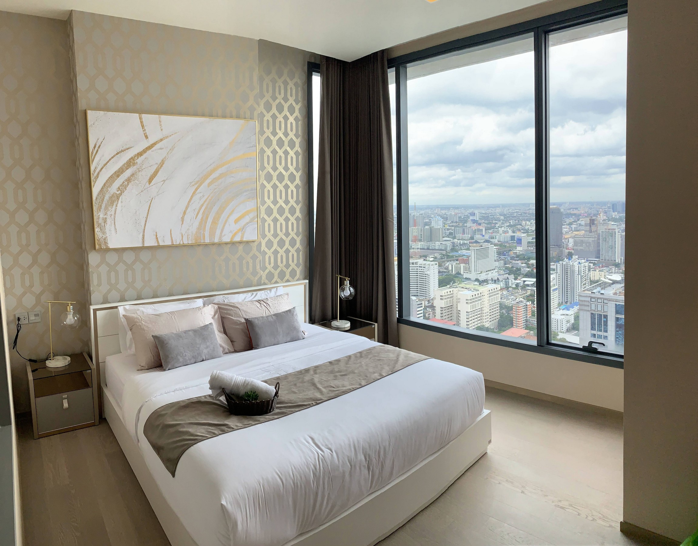 2-Bed Condo near BTS/MRT at the Esse Asoke 5
