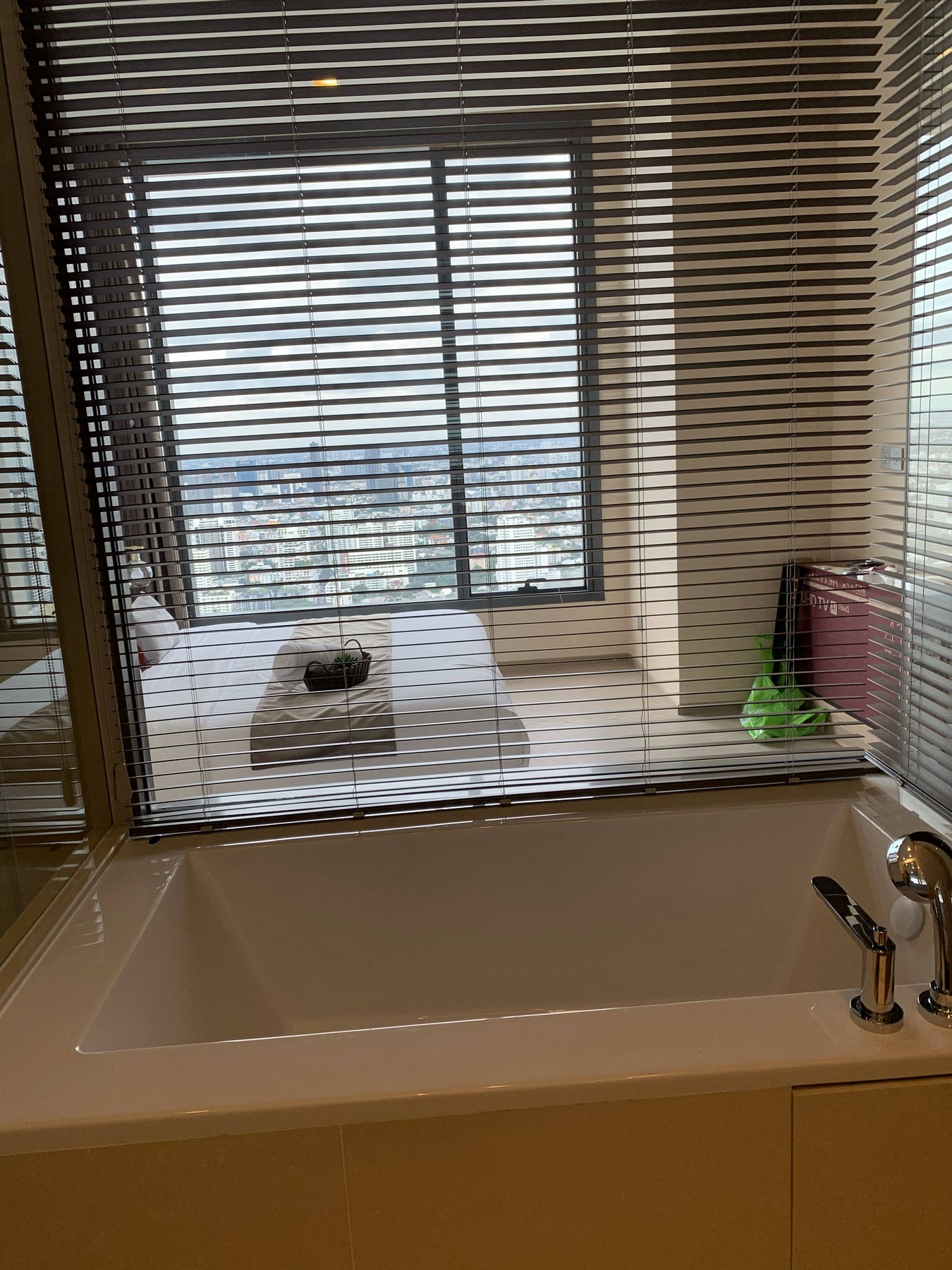 2-Bed Condo near BTS/MRT at the Esse Asoke 7