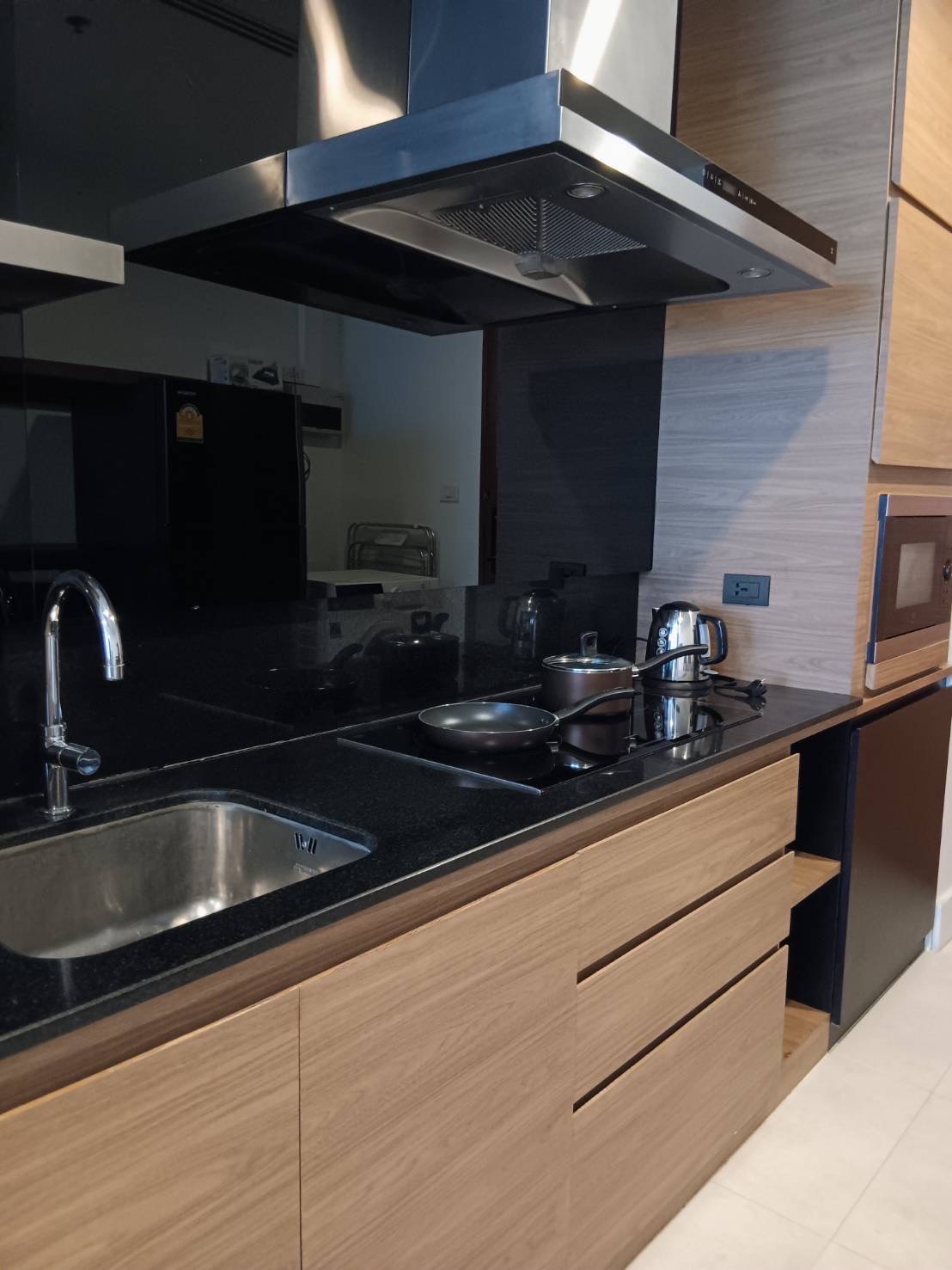 1-Bed Condo on High Floor at Ashton Morph 38 7