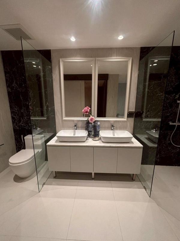 3-Bed Condo with Rooftop Pool at La Citta Delre Thonglor 16 14
