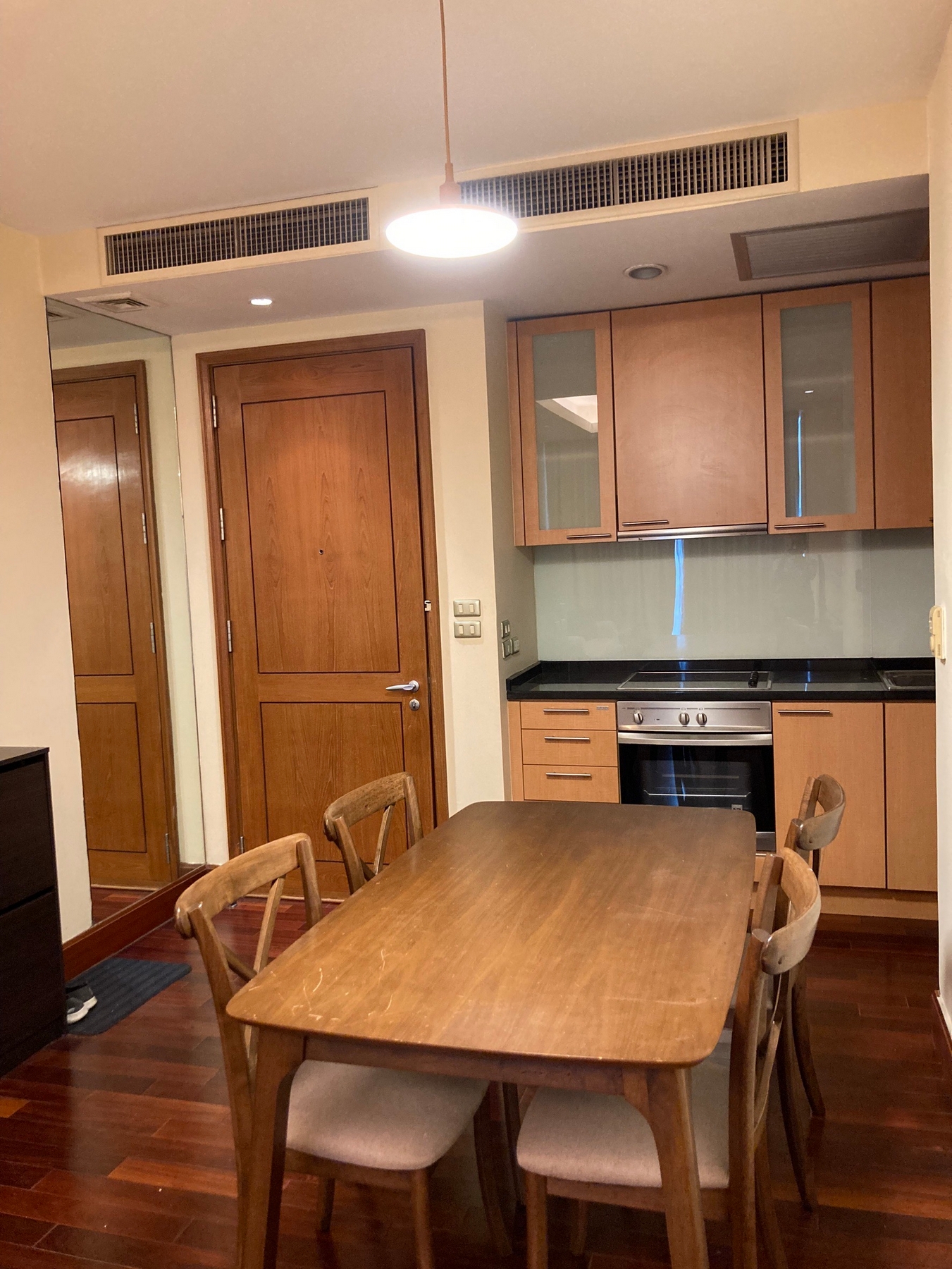 1-Bed Condo near BTS/MRT at Sky Villas Sathorn 4