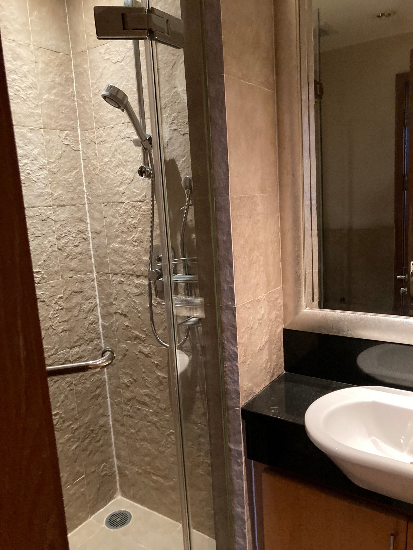 1-Bed Condo near BTS/MRT at Sky Villas Sathorn 8