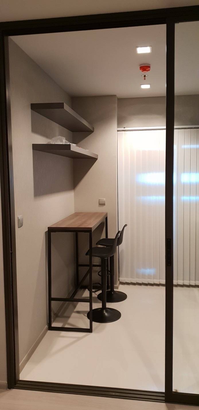 1-Bed Condo near BTS/MRT at LIFE Asoke - Rama 9 3